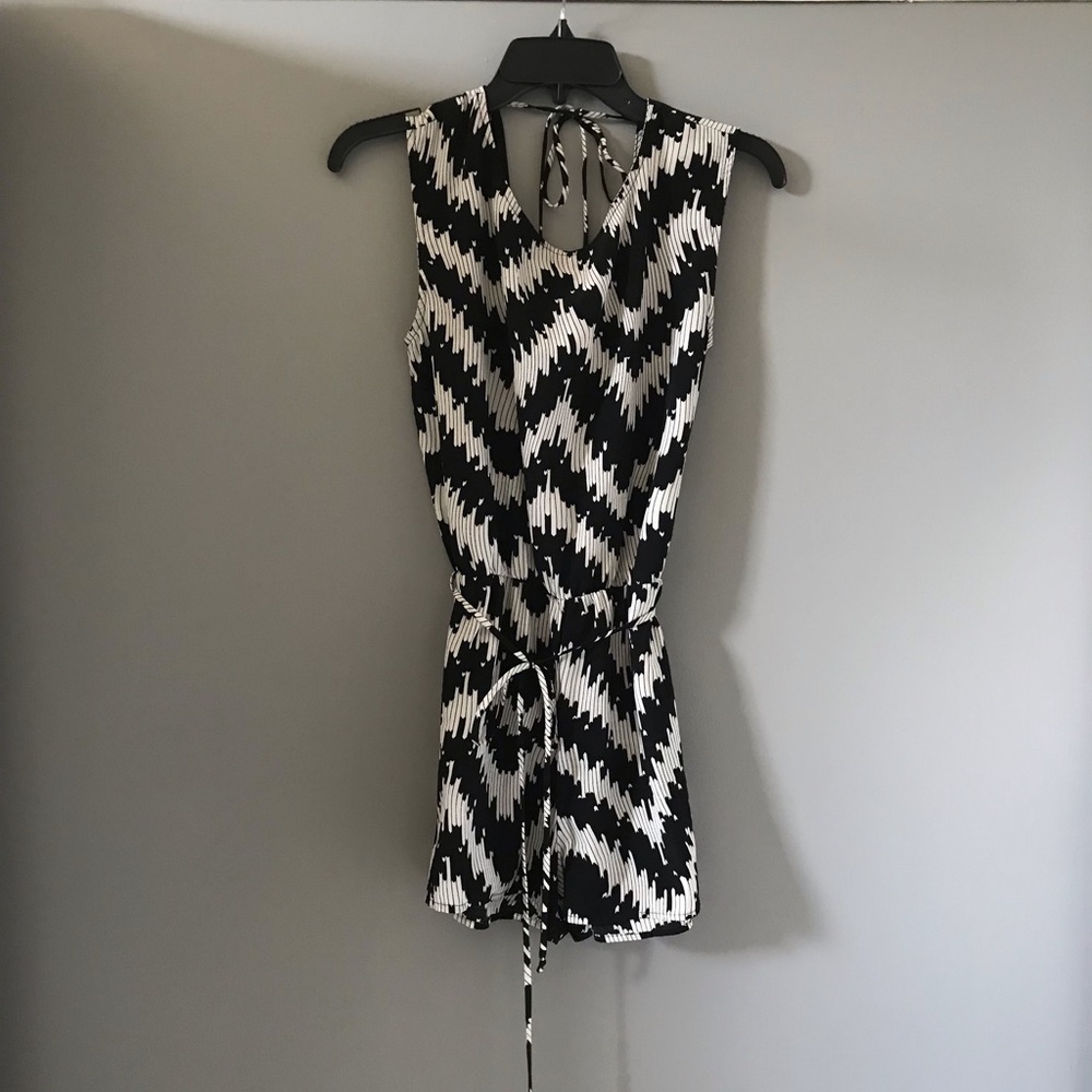 Black/white pattern romper